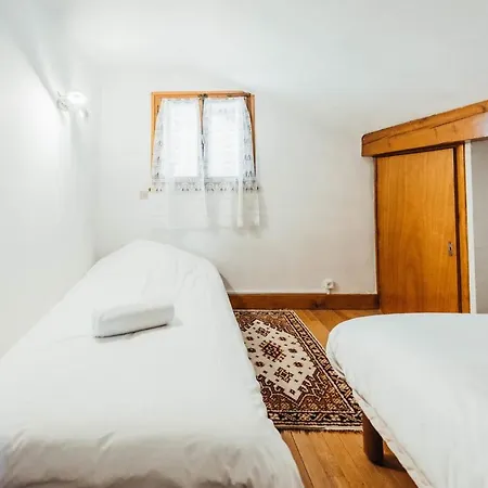 Apartment For 5 People Close To The Center Beautiful View Of