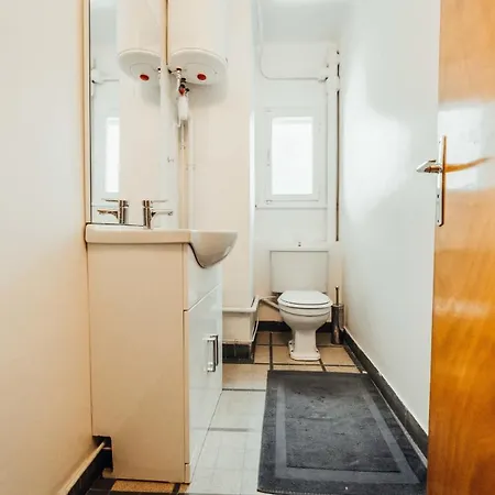 Apartment For 5 People Close To The Center Beautiful View Of *