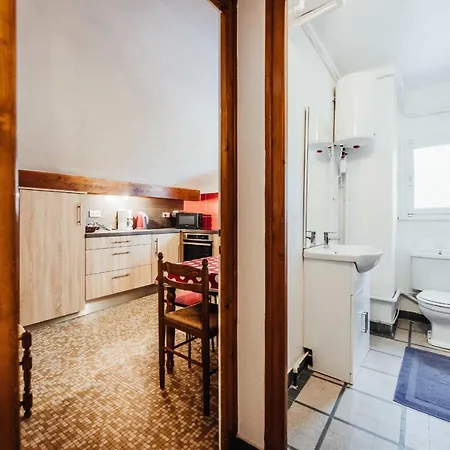 For 5 People Close To The Center Beautiful View Of Apartment *