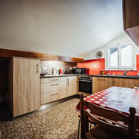 For 5 People Close To The Center Beautiful View Of Apartment *